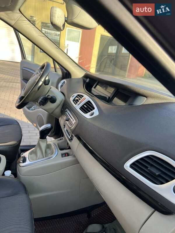 Минивэн Renault Grand Scenic 2011 в Староконстантинове