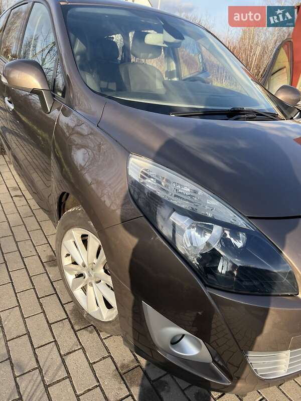 Минивэн Renault Grand Scenic 2011 в Староконстантинове