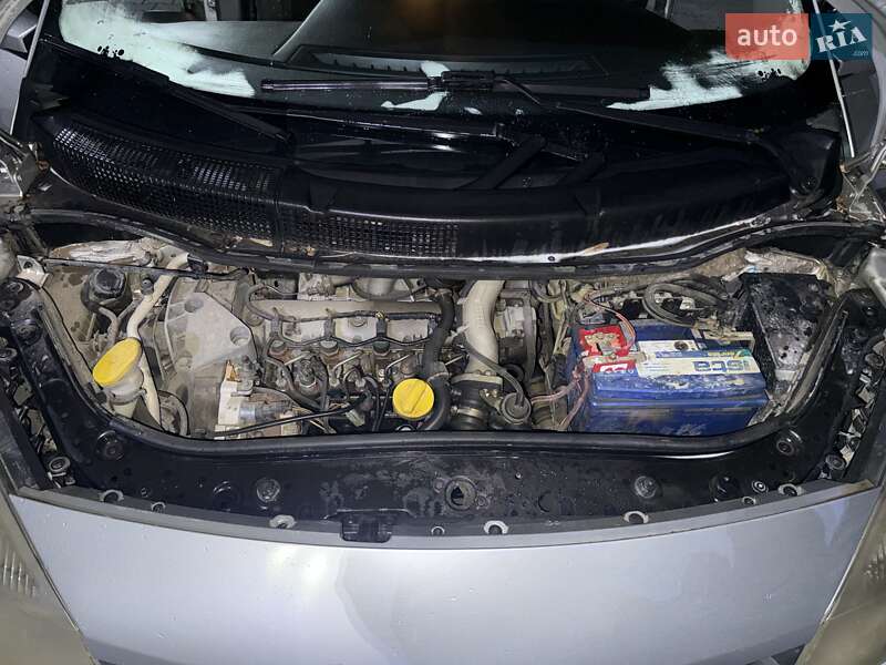 Минивэн Renault Grand Scenic 2005 в Новоселице фото 4 Минивэн Renault Grand Scenic 2005 в Новоселице