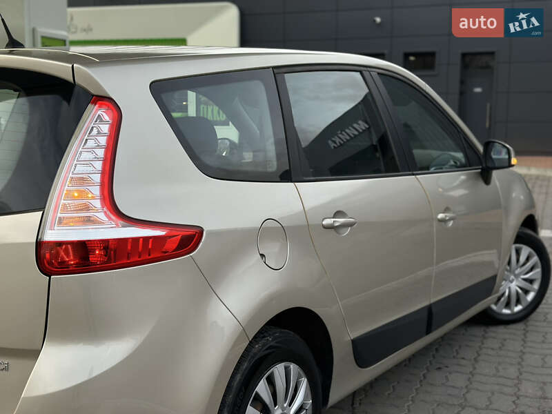 Минивэн Renault Grand Scenic 2010 в Дрогобыче