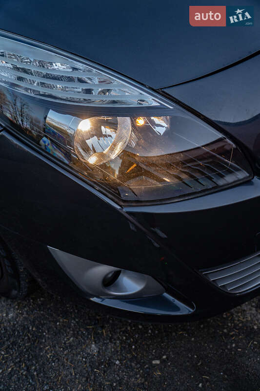 Минивэн Renault Grand Scenic 2011 в Бурштыне