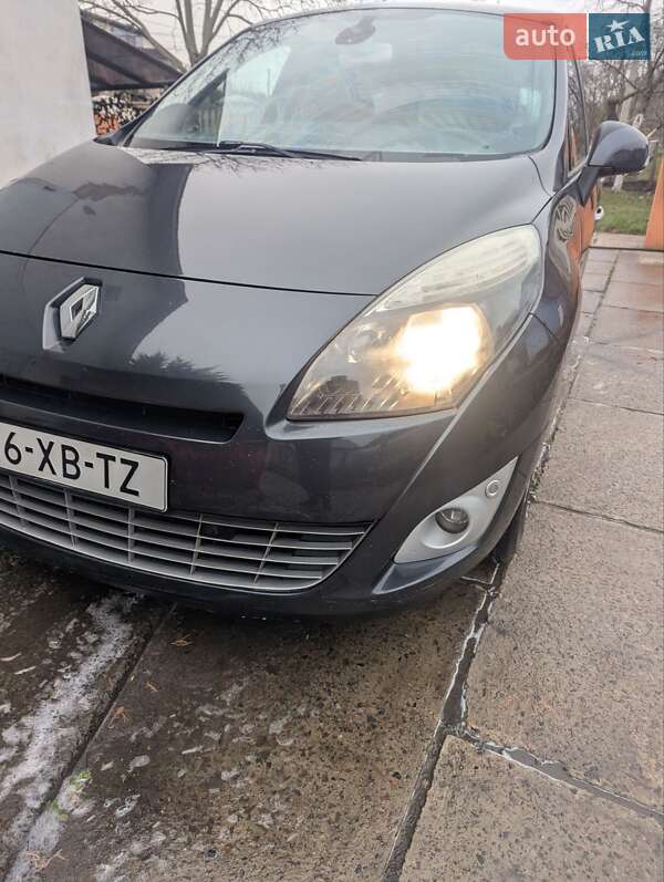 Минивэн Renault Grand Scenic 2011 в Ровно