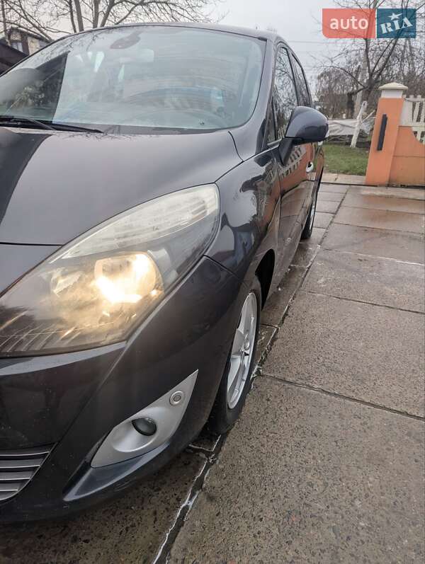 Минивэн Renault Grand Scenic 2011 в Ровно
