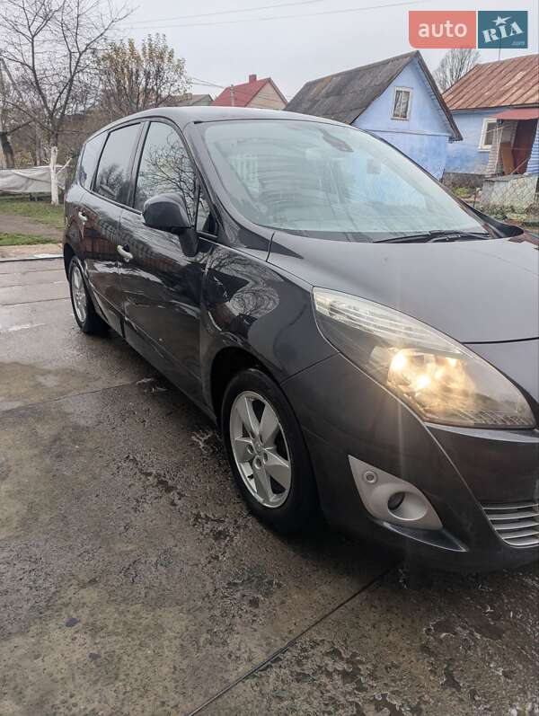 Минивэн Renault Grand Scenic 2011 в Ровно