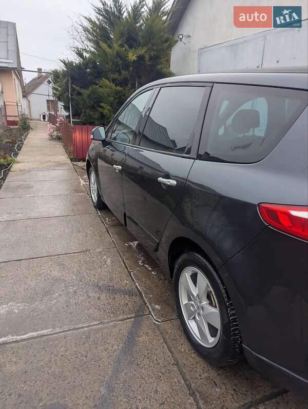 Минивэн Renault Grand Scenic 2011 в Ровно