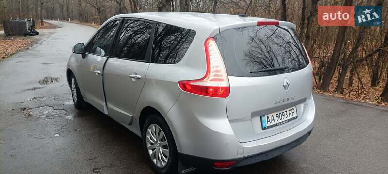 Минивэн Renault Grand Scenic 2011 в Киеве
