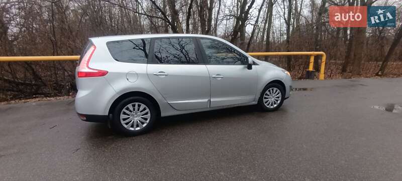 Минивэн Renault Grand Scenic 2011 в Киеве
