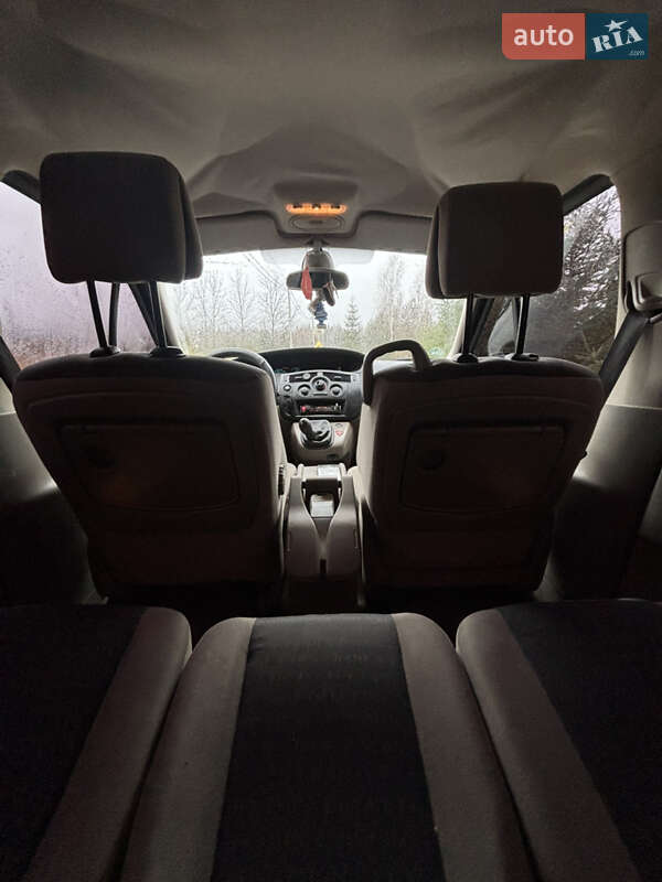 Минивэн Renault Grand Scenic 2004 в Березному