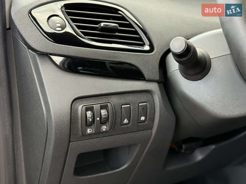 Минивэн Renault Grand Scenic 2012 в Стрые