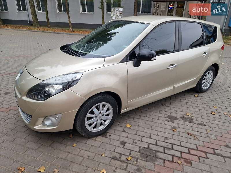 Renault Grand Scenic 2011