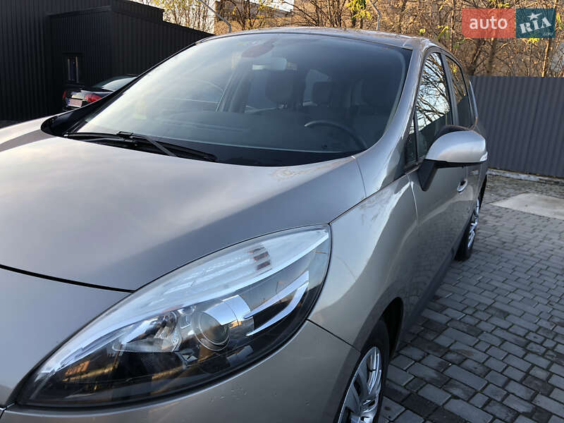 Минивэн Renault Grand Scenic 2012 в Ровно