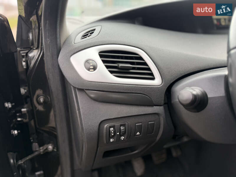 Минивэн Renault Grand Scenic 2010 в Ровно