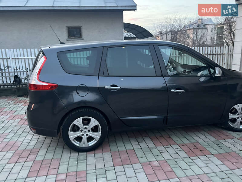Мінівен Renault Grand Scenic 2010 в Івано-Франківську