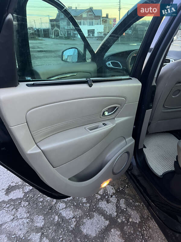 Минивэн Renault Grand Scenic 2010 в Черновцах