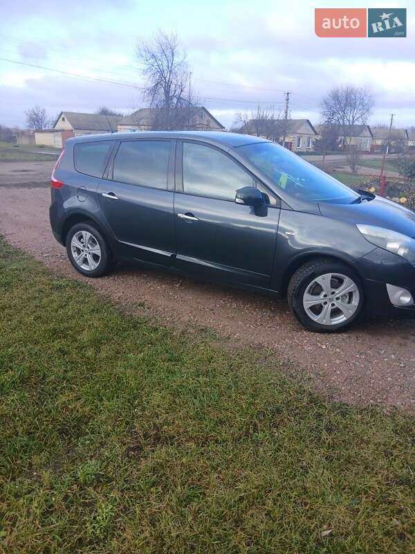 Минивэн Renault Grand Scenic 2011 в Сумах