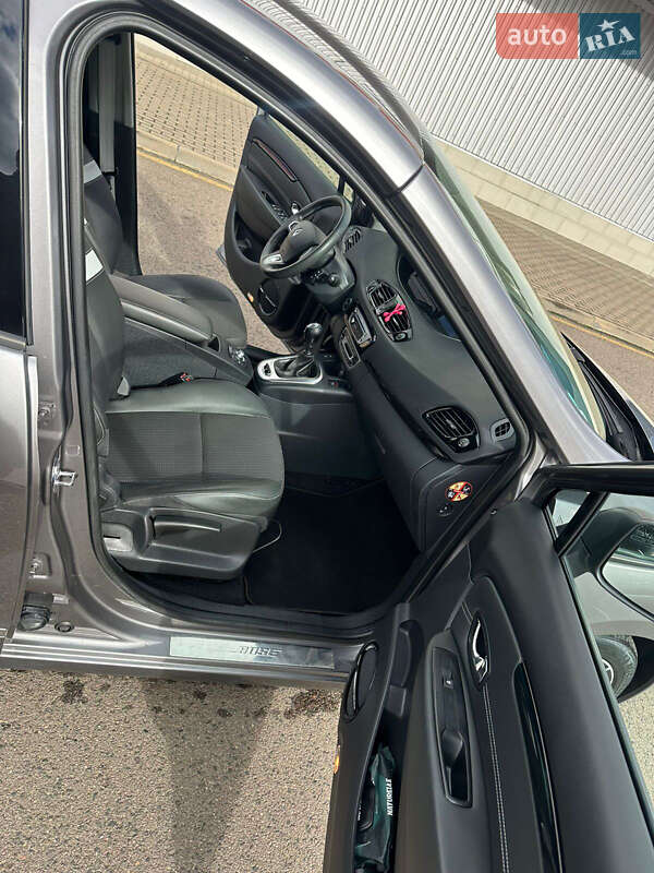 Мінівен Renault Grand Scenic 2012 в Луцьку фото 14 Мінівен Renault Grand Scenic 2012 в Луцьку