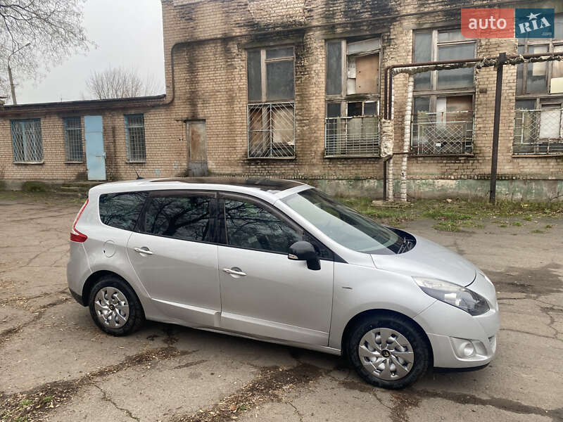 Renault Grand Scenic 2011