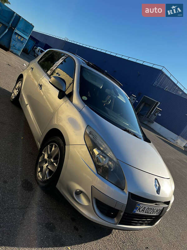 Мінівен Renault Grand Scenic 2011 в Тетієві