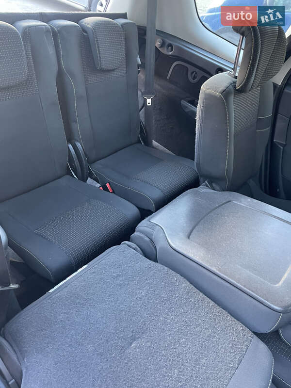 Минивэн Renault Grand Scenic 2010 в Вараше