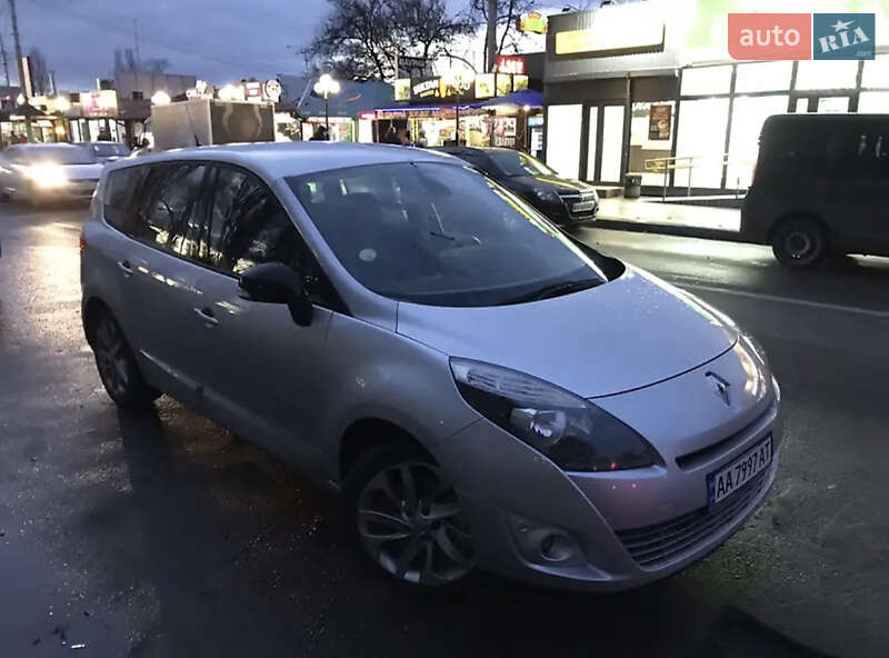 Renault Grand Scenic 2011