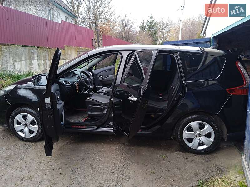 Renault Grand Scenic 2011