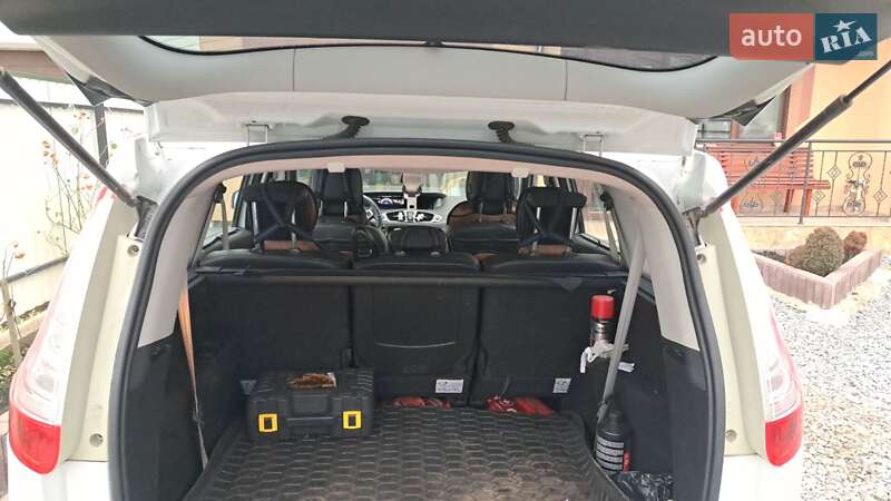 Renault Grand Scenic 2012