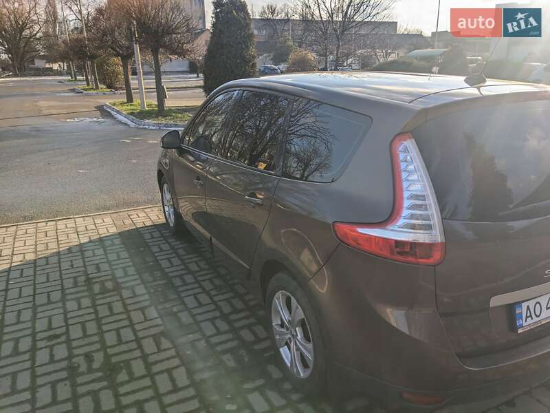 Минивэн Renault Grand Scenic 2011 в Ужгороде