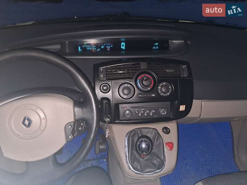 Минивэн Renault Grand Scenic 2004 в Сокольниках