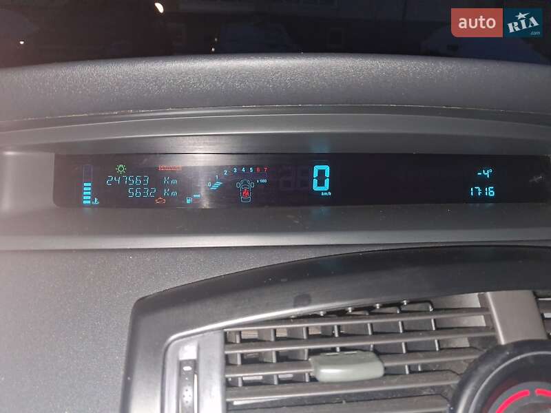 Минивэн Renault Grand Scenic 2004 в Сокольниках