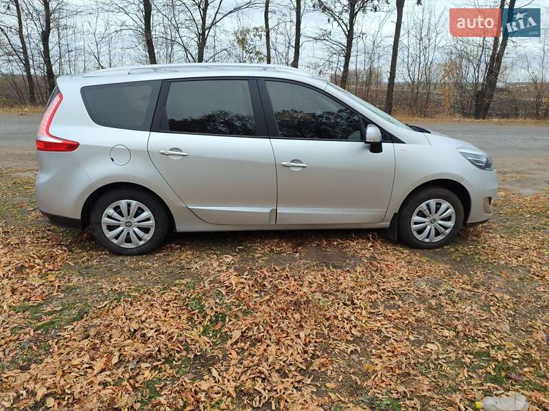 Renault Grand Scenic 2013