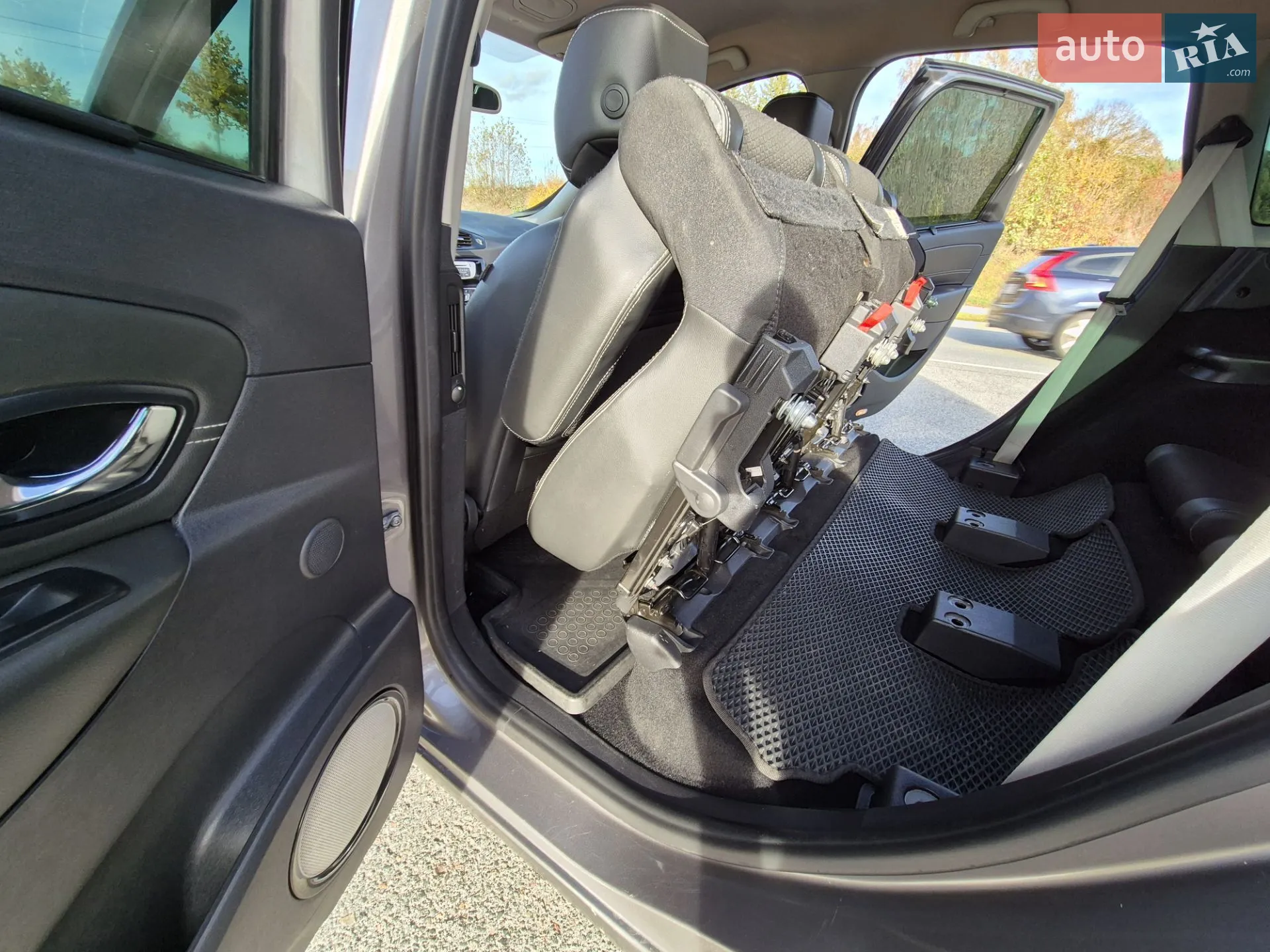 2015 Renault Scenic - мініатюра 18