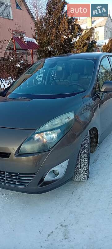 Renault Grand Scenic 2010