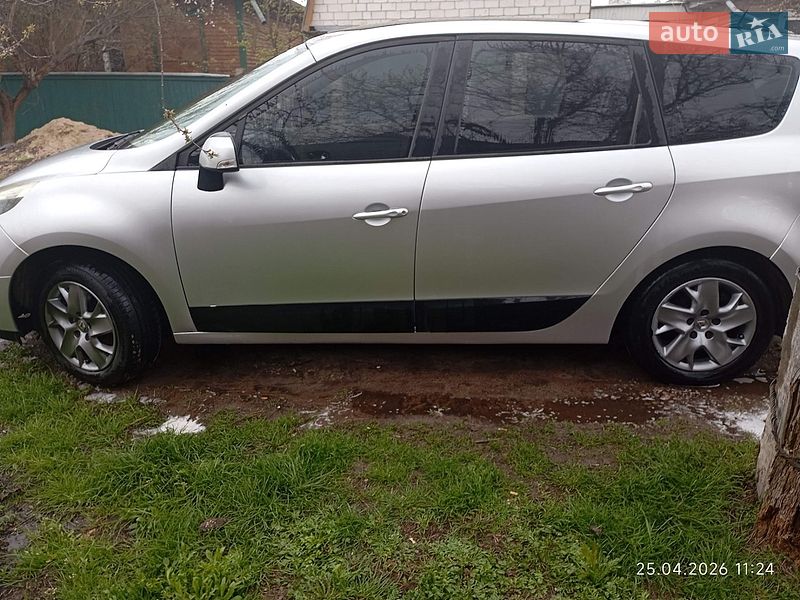 Renault Grand Scenic 2011