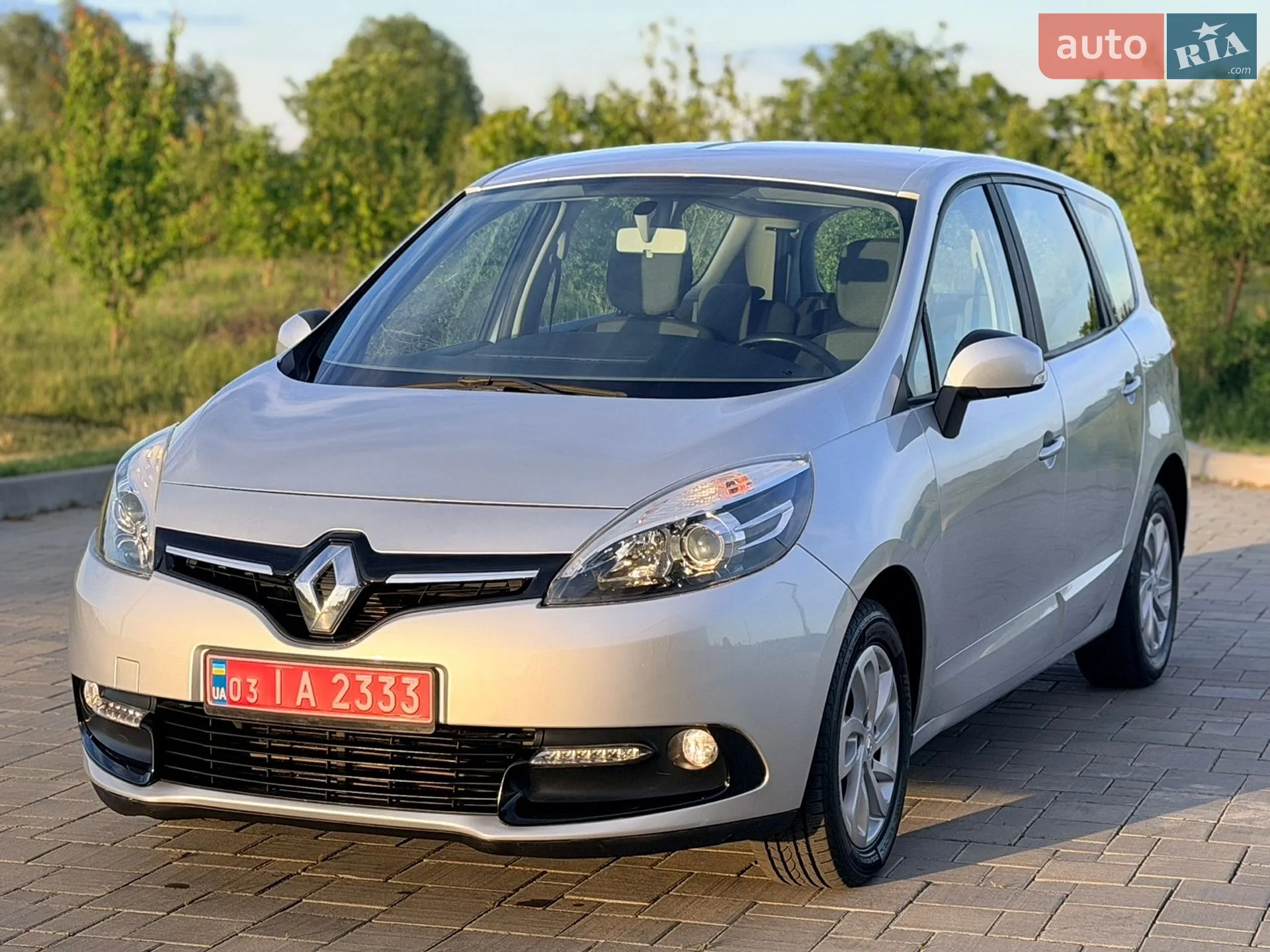 2014 Renault Scenic - мініатюра 2