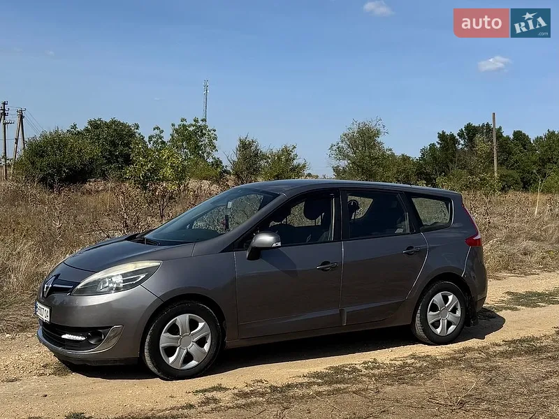 Renault Grand Scenic 2013