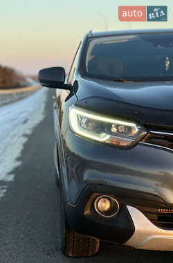 Внедорожник / Кроссовер Renault Kadjar 2015 в 