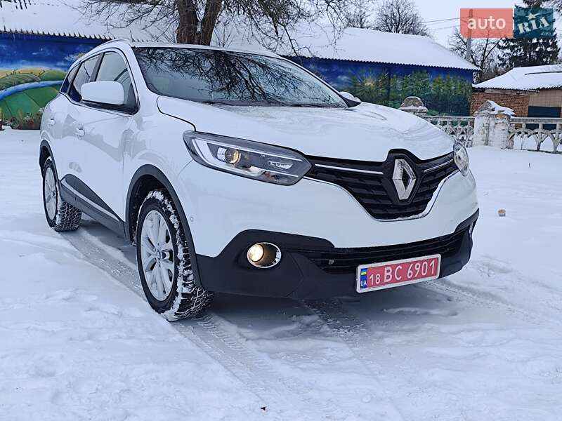 Внедорожник / Кроссовер Renault Kadjar 2016 в Новоархангельске