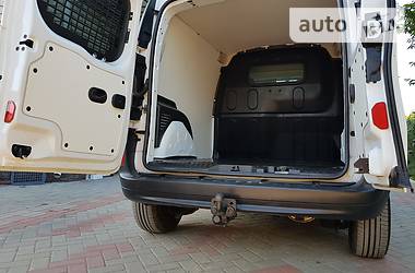 Вантажопасажирський фургон Renault Kangoo 2015 в 