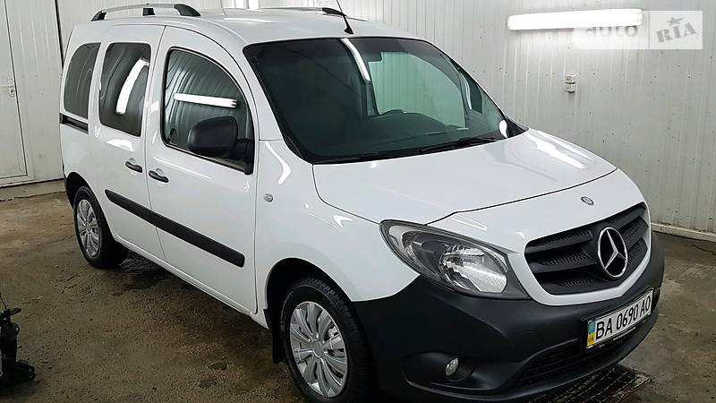 Грузопассажирский фургон Renault Kangoo 2015 в Кропивницком