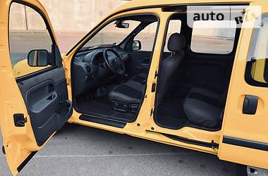 Вантажопасажирський фургон Renault Kangoo 2001 в 