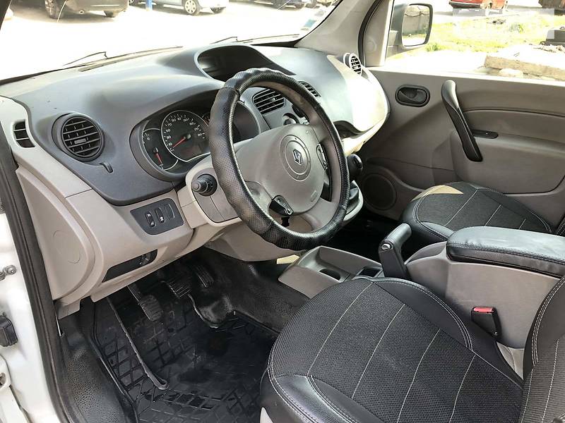 Вантажопасажирський фургон Renault Kangoo 2010 в Дніпрі