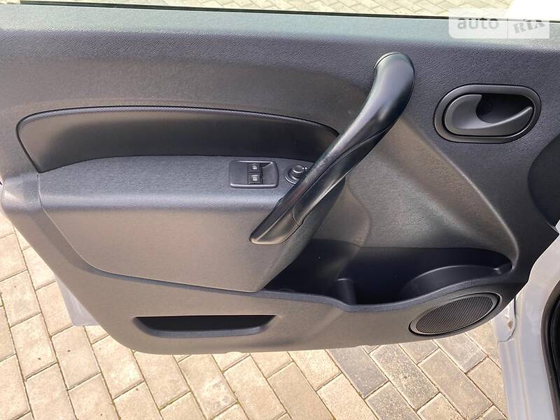 Вантажопасажирський фургон Renault Kangoo 2016 в Луцьку