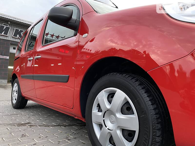 Вантажопасажирський фургон Renault Kangoo 2015 в Луцьку