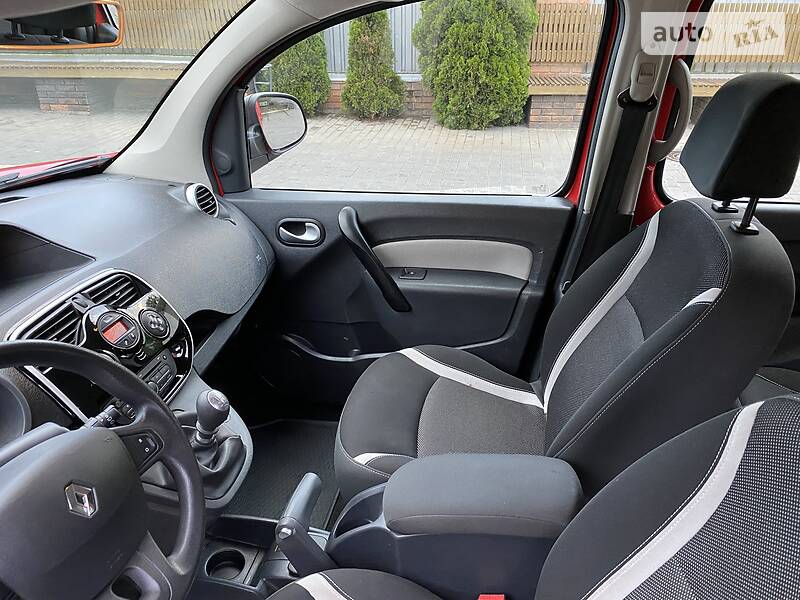 Вантажопасажирський фургон Renault Kangoo 2015 в Луцьку