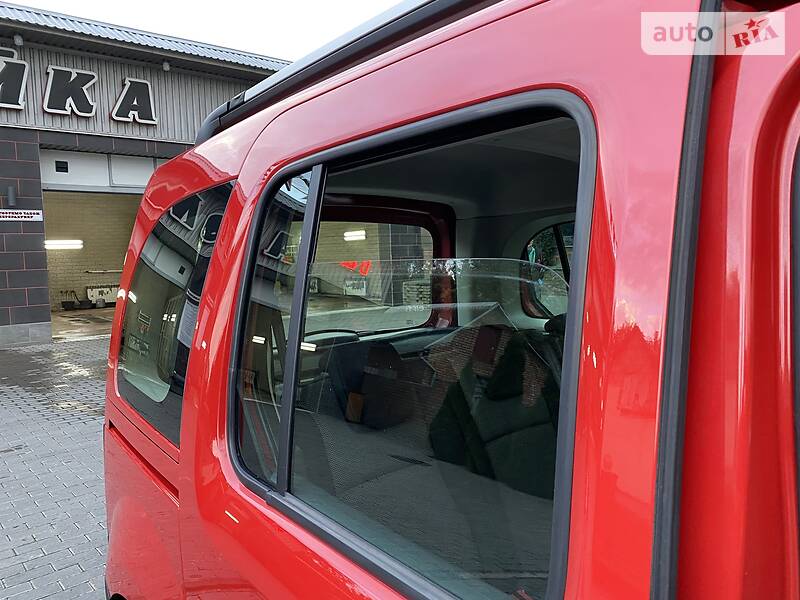 Вантажопасажирський фургон Renault Kangoo 2015 в Луцьку