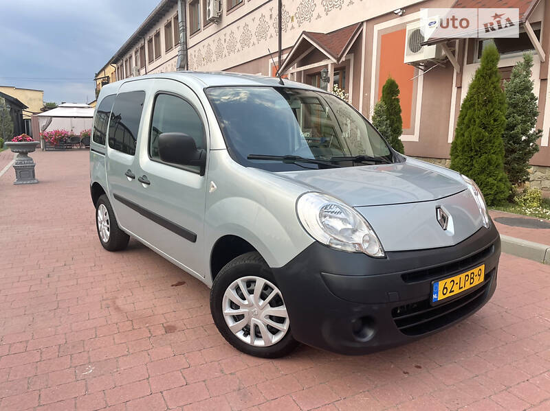 Минивэн Renault Kangoo 2010 в Стрые