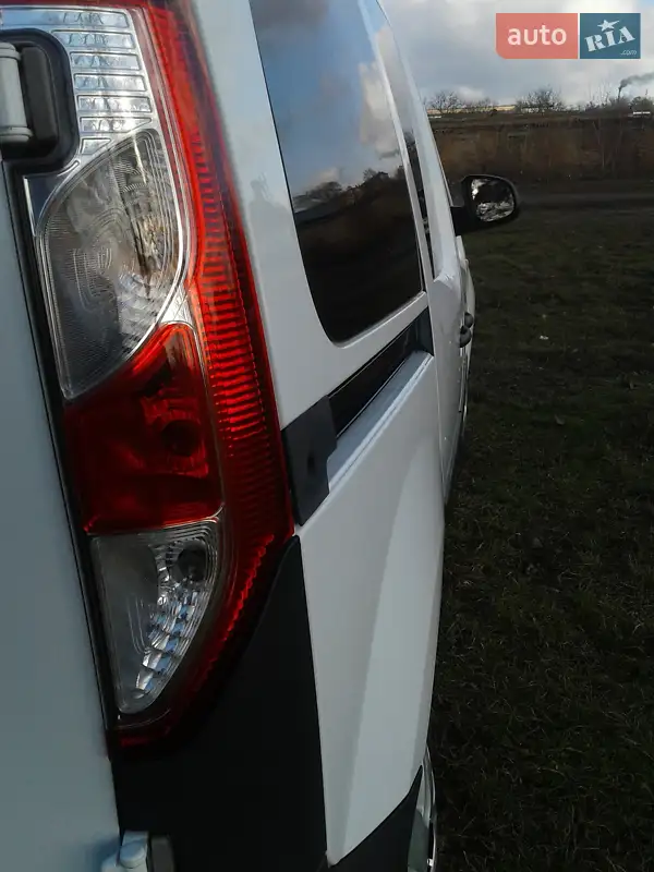 Минивэн Renault Kangoo 2015 в 