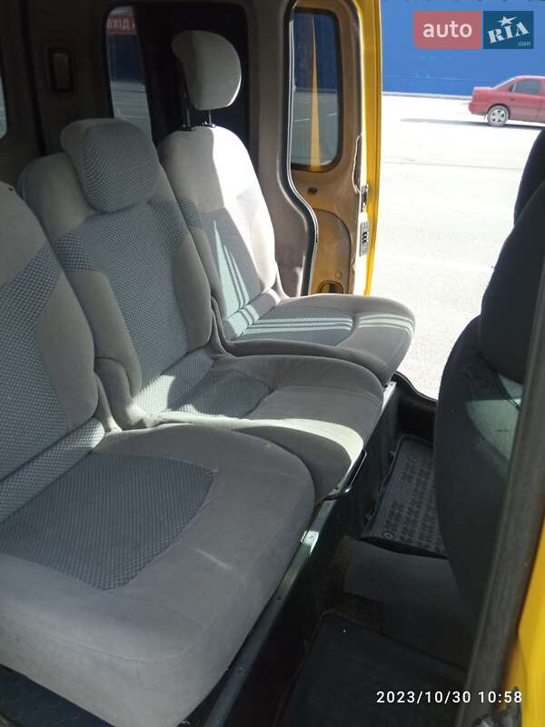 Минивэн Renault Kangoo 2003 в Каменец-Подольском