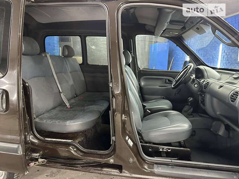 Минивэн Renault Kangoo 2000 в Шумске