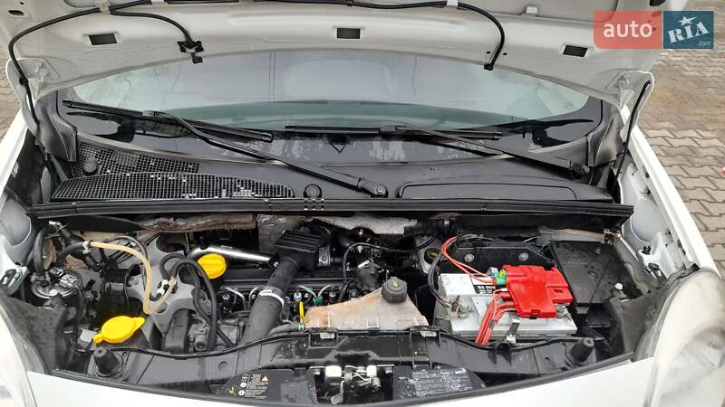 Минивэн Renault Kangoo 2011 в Черновцах